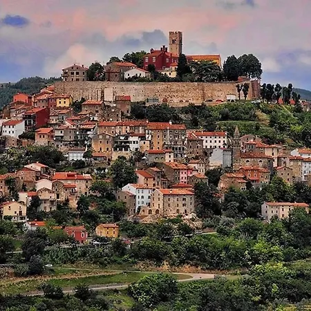 Gostinjska kuća Luxurious Nada Mugeba